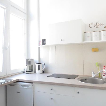 Lovely Apartment In The Heart Of The Old Town Гданск Екстериор снимка